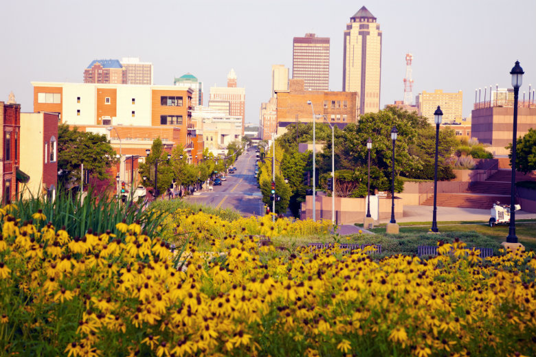 Des Moines Iowa Skyline 